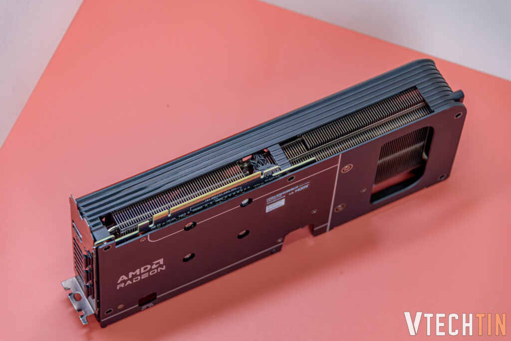 Trên tay ASUS Prime Radeon RX 9060 XT