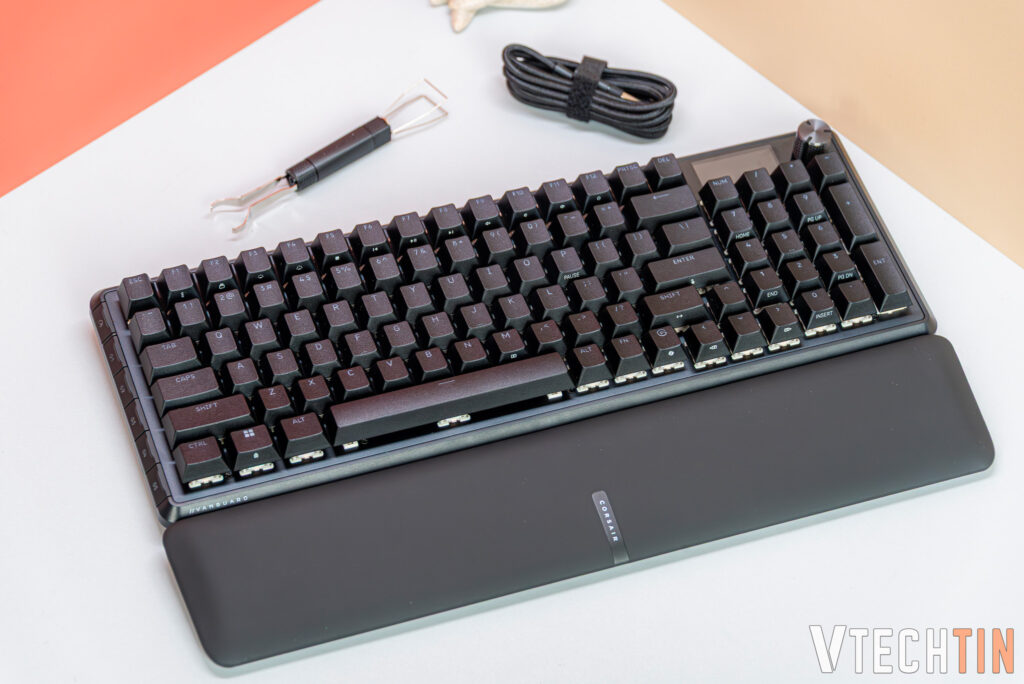 Trên tay Cosair Vanguard 96