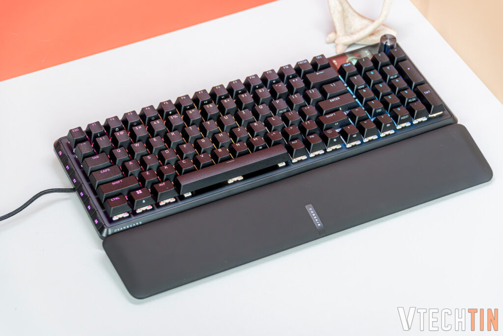 trên tay Corsair Vanguard 96 – Bàn phím cơ gaming gõ ngon, lại có thể làm StreamDeck