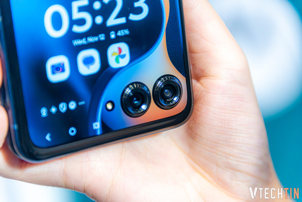 Trên tay Motorola Razr 60