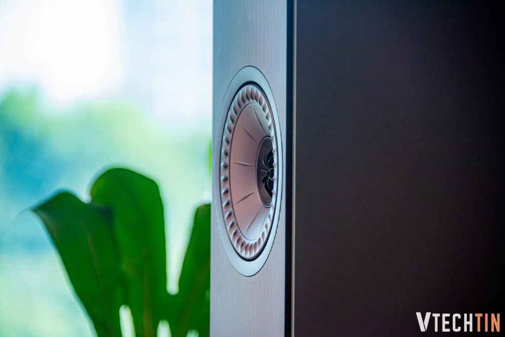 Trên tay KEF Coda W