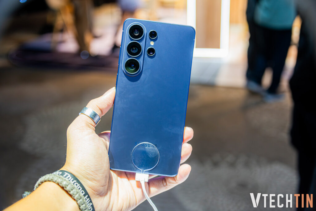 Trên tay Samsung Galaxy S26 Ultra