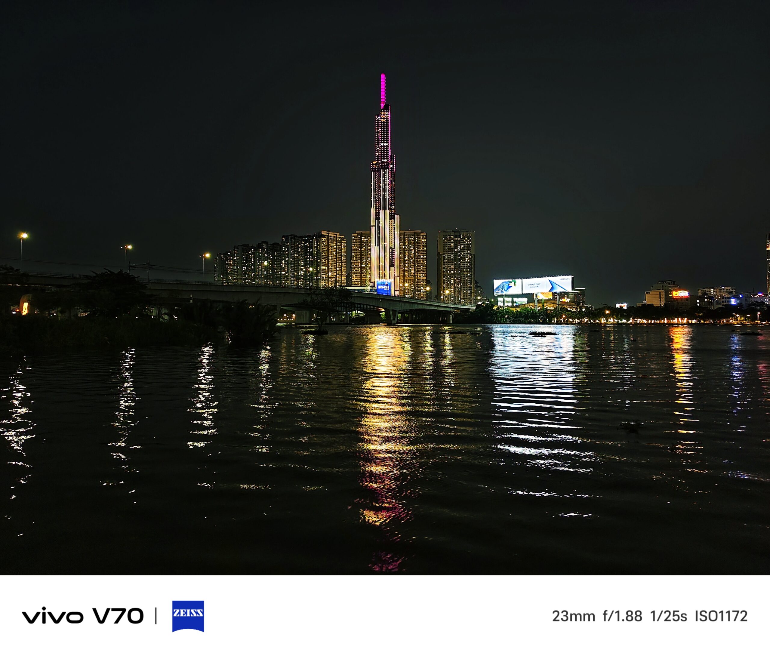 camera vivo V70