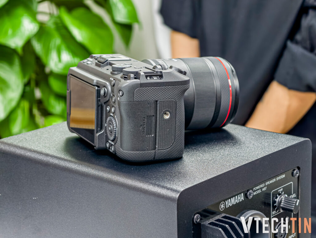 Canon EOS R6 V