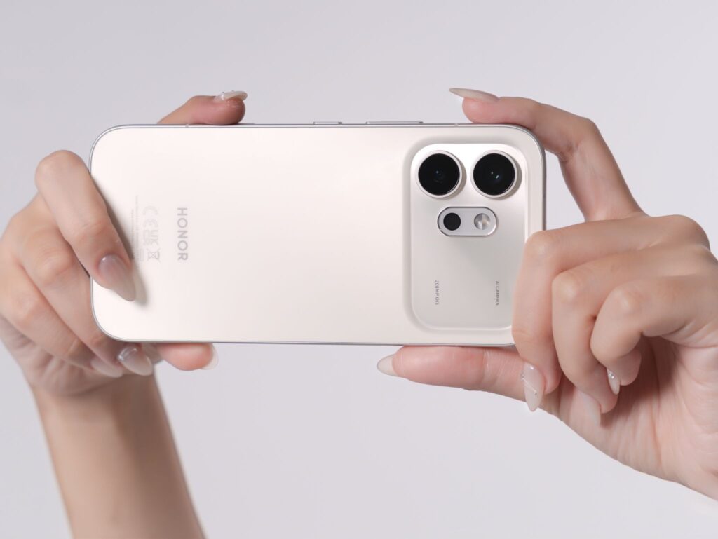 HONOR 600