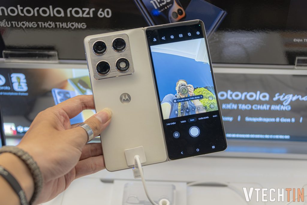 Razr Fold