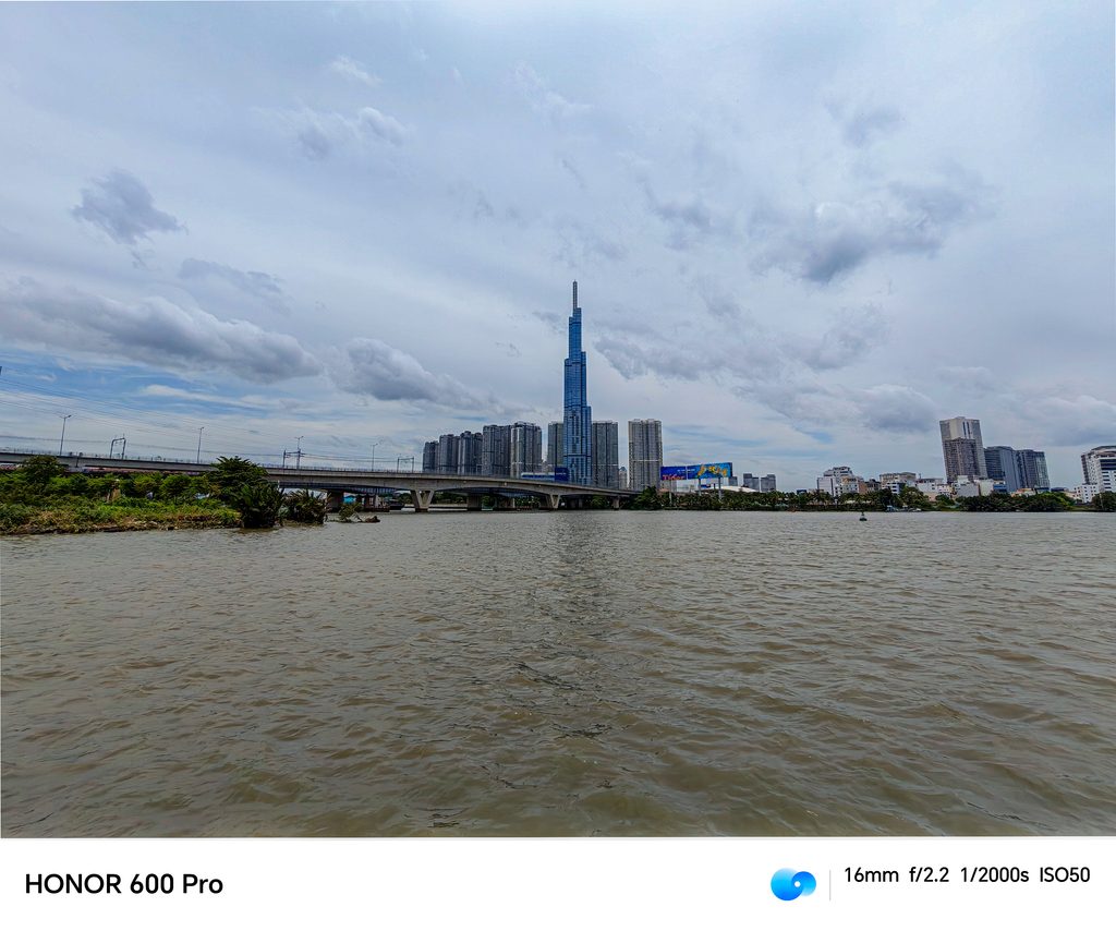 camera HONOR 600 Pro