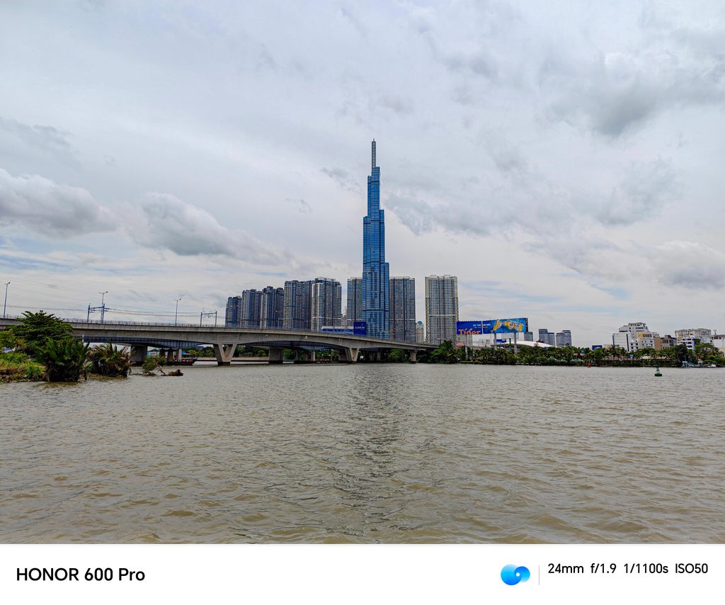 camera HONOR 600 Pro